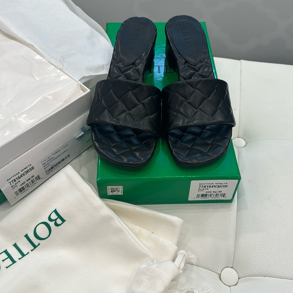 Bottega veneta sandals nwt